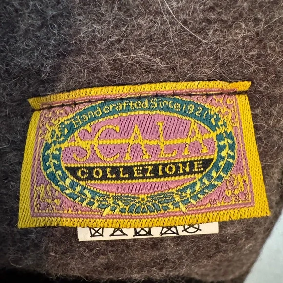 Scala Collezione 100% Wool Gray Flower Wool Cloche Hat - Picture 5 of 6